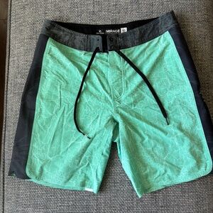 🏄‍♂️ Rip Curl Mirage Swim Shorts 32 – Mint Green & Black Boardshorts! 🌊